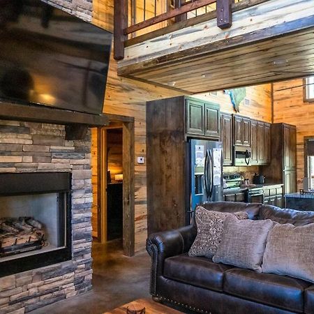 The Big Tex Luxury Cabin Is Epic Broken Bow Kültér fotó
