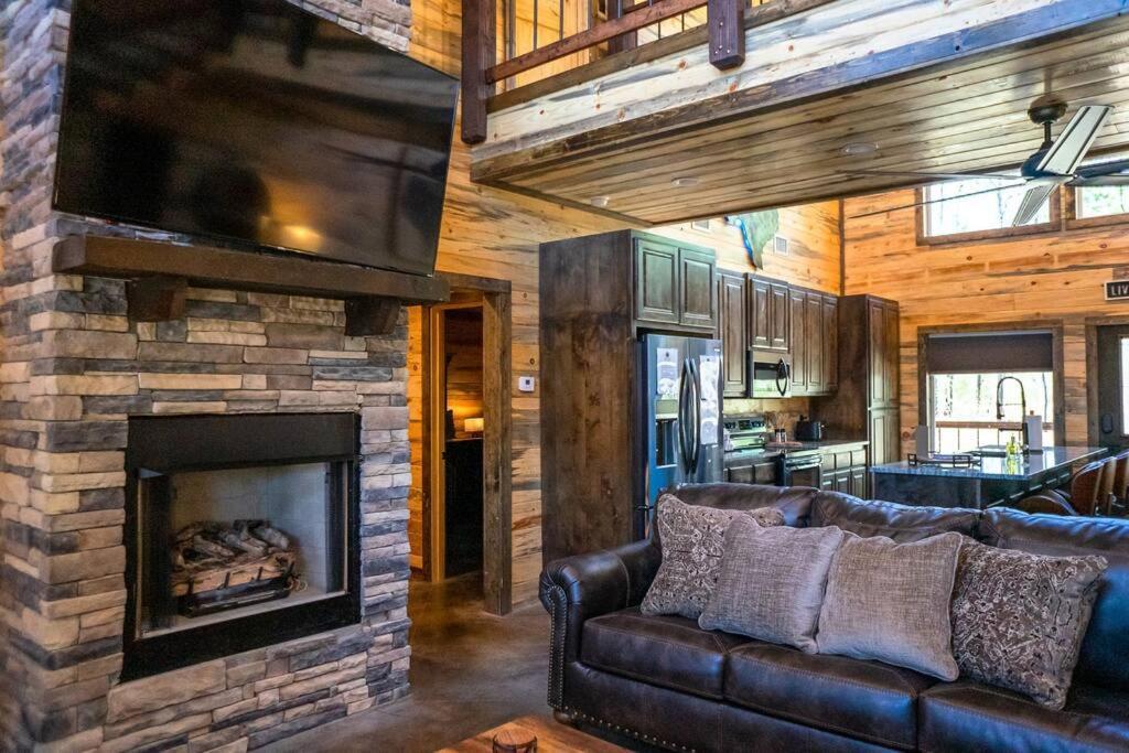 The Big Tex Luxury Cabin Is Epic Broken Bow Kültér fotó